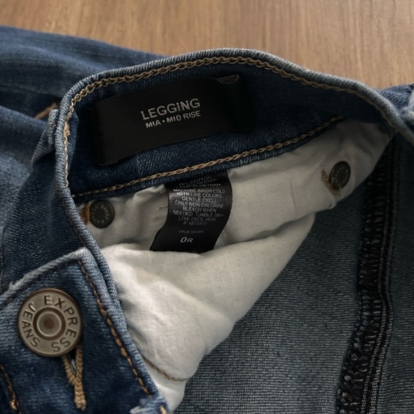 Express Woman’s Skinny Jeans - Picture 9 of 12